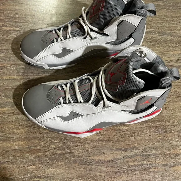 Jordan true flight 342964-123 infrared 23 grey & white sneakers